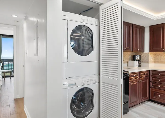 Gorgeous 2 Bedroom Oceanfront Century I With Indoor Pool! *