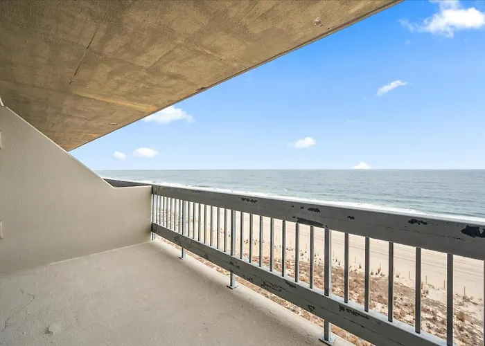 Gorgeous 2 Bedroom Oceanfront Century I With Indoor Pool! *
